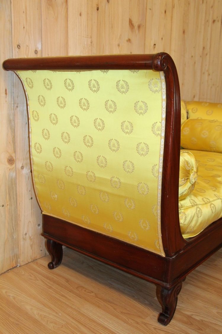 Divano letto in mogano del periodo di restauro