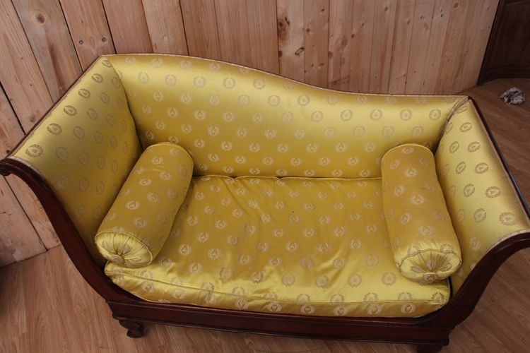 Divano letto in mogano del periodo di restauro