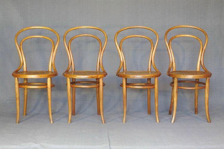 Set of 4 bistro chairs by Kohn No. 30 with wooden seats, circa 1910, no. Thonet