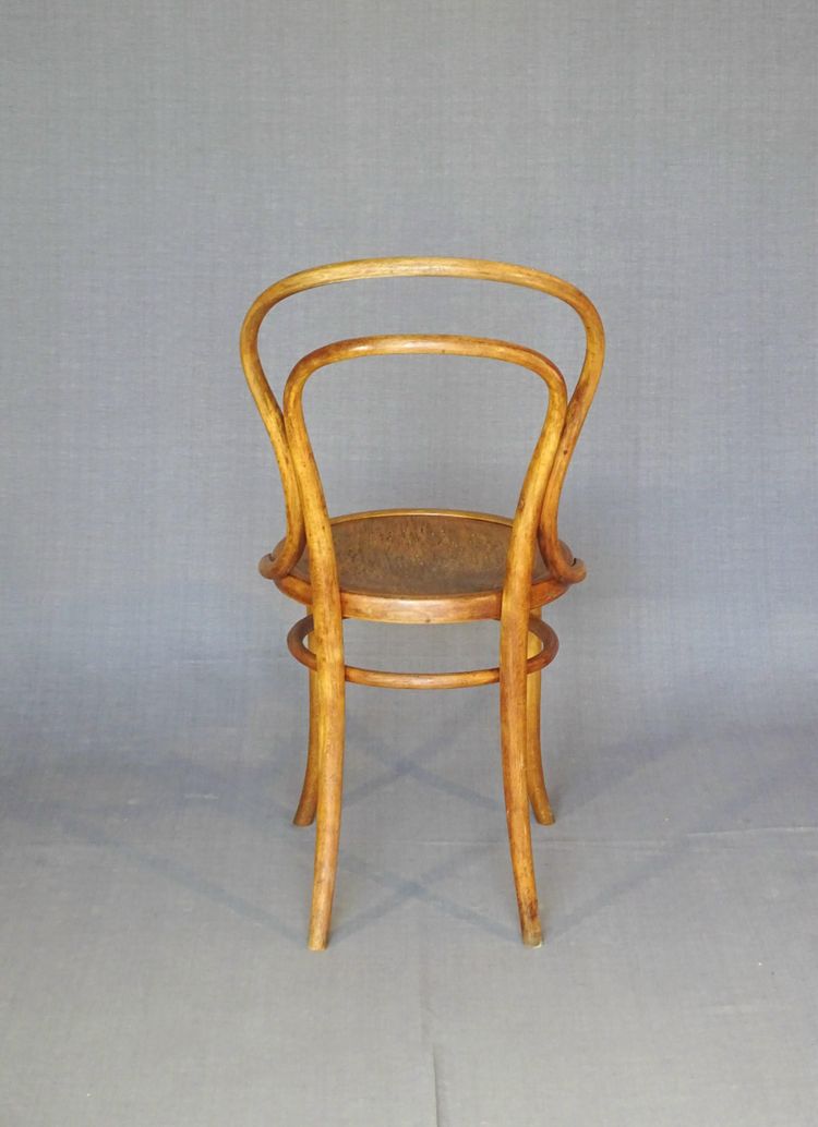 Set of 4 bistro chairs by Kohn No. 30 with wooden seats, circa 1910, no. Thonet