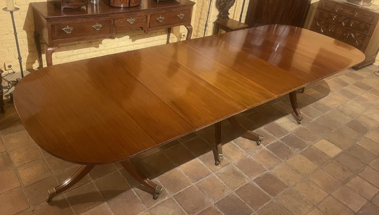 Table De Salle à Manger à Triple Piédestal En Acajou Massif - Angleterre ( 3m33 De Long)