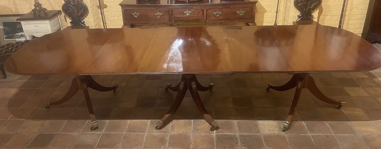 Table De Salle à Manger à Triple Piédestal En Acajou Massif - Angleterre ( 3m33 De Long)