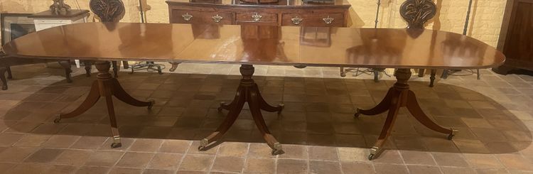 Table De Salle à Manger à Triple Piédestal En Acajou Massif - Angleterre ( 3m33 De Long)