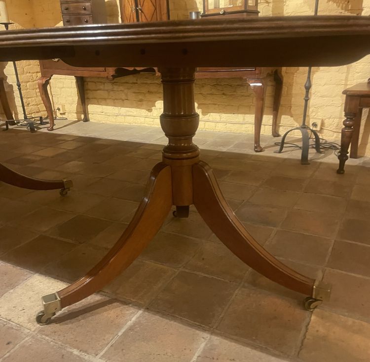 Table De Salle à Manger à Triple Piédestal En Acajou Massif - Angleterre ( 3m33 De Long)