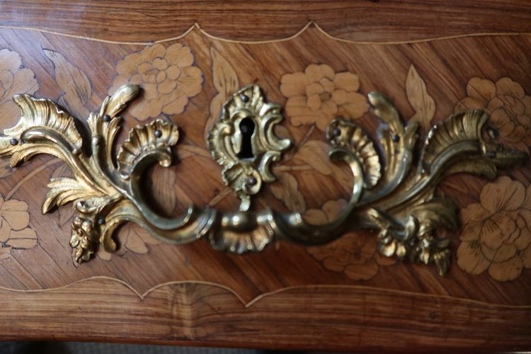 Commode Louis XV marqueterie de fleurs