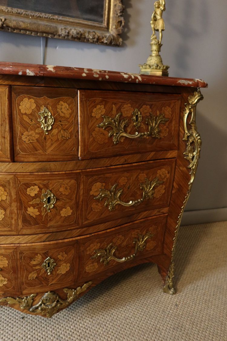 Commode Louis XV marqueterie de fleurs