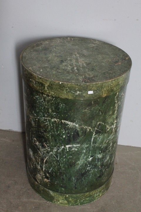 Antique cylinder statue base from the early 1900s painted in fake Alpine marble. H 61 diameter 42 cm