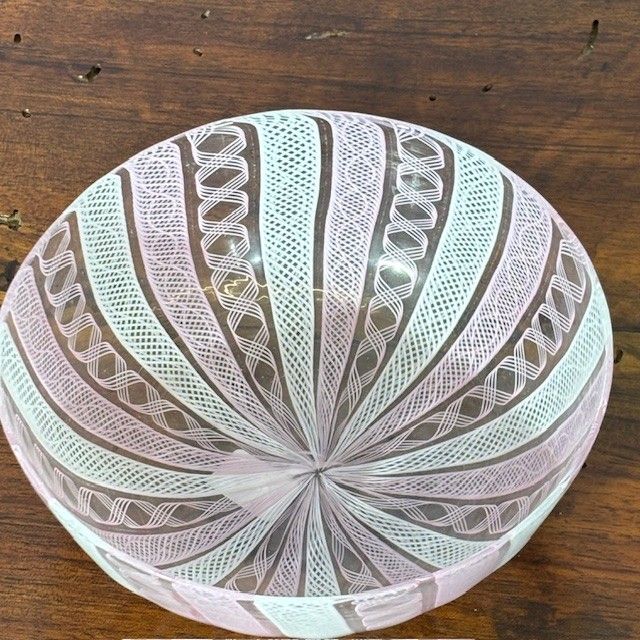 Centre de table ancien en verre de Murano Salviati, fin du XIXe siècle, verre Zanfirico. Taille cm 15 h 6 