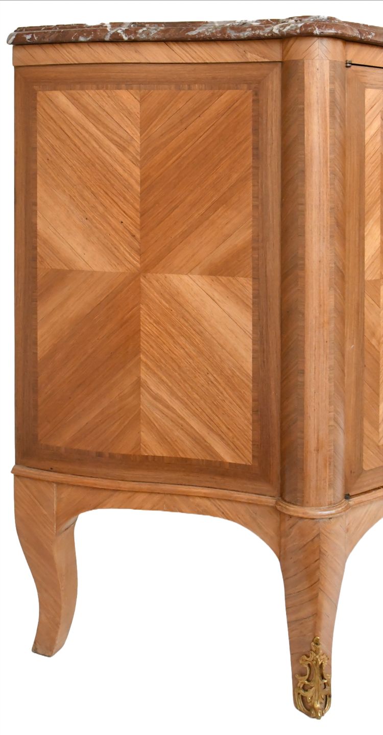 Credenza intarsiata in stile Luigi XV