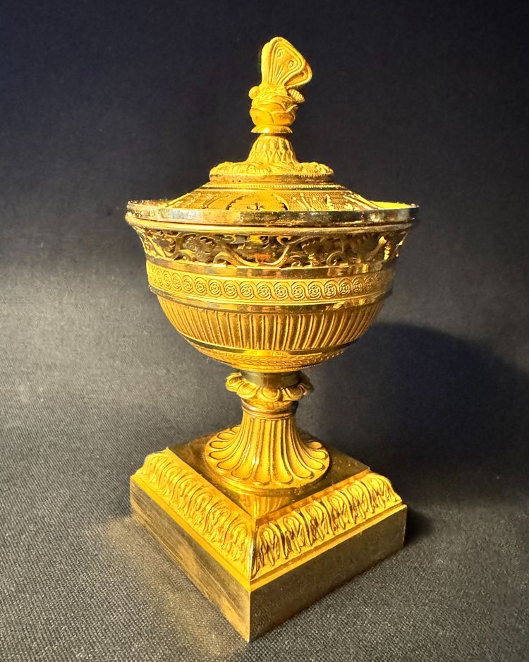 Calamaio Impero "Coppa bruciaprofumi" in bronzo dorato