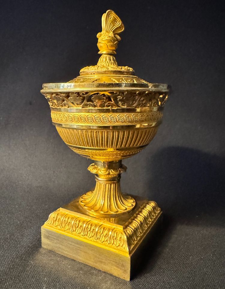 Calamaio Impero "Coppa bruciaprofumi" in bronzo dorato