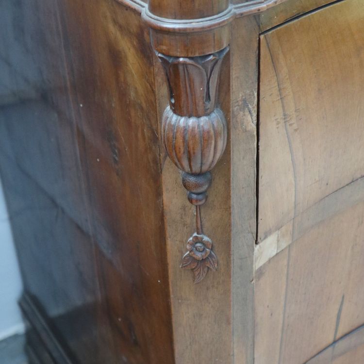 Cassettone Luigi Filippo in noce