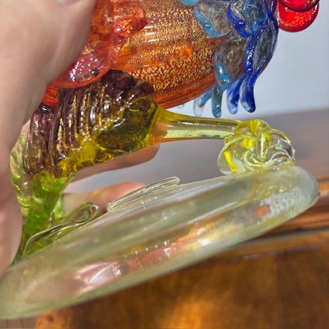 Sculpture en verre de Murano Coq de Barovier e Toso des années 50, magnifique avec des couleurs irisées. Mis h 17 