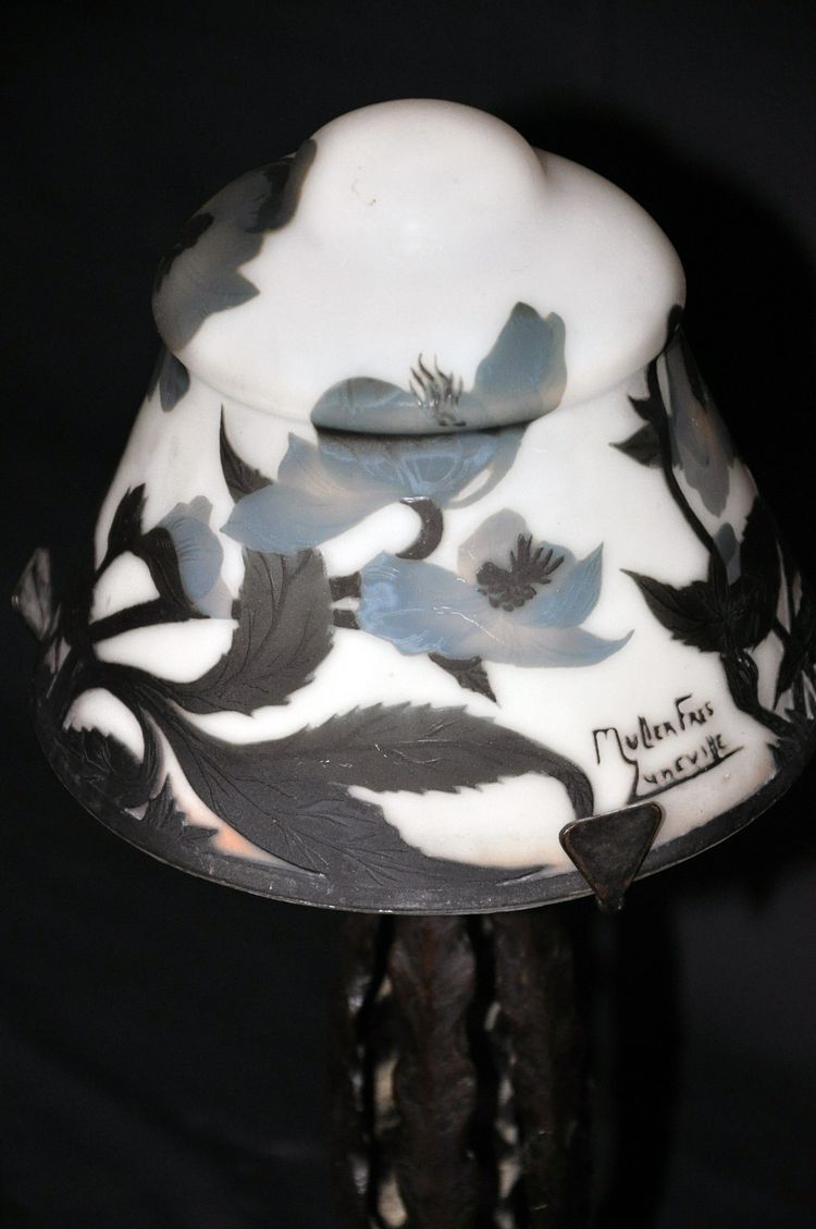 Lampe signée Muller Frères pâte de verre multicouche pied forgé dans le goût de Brandt