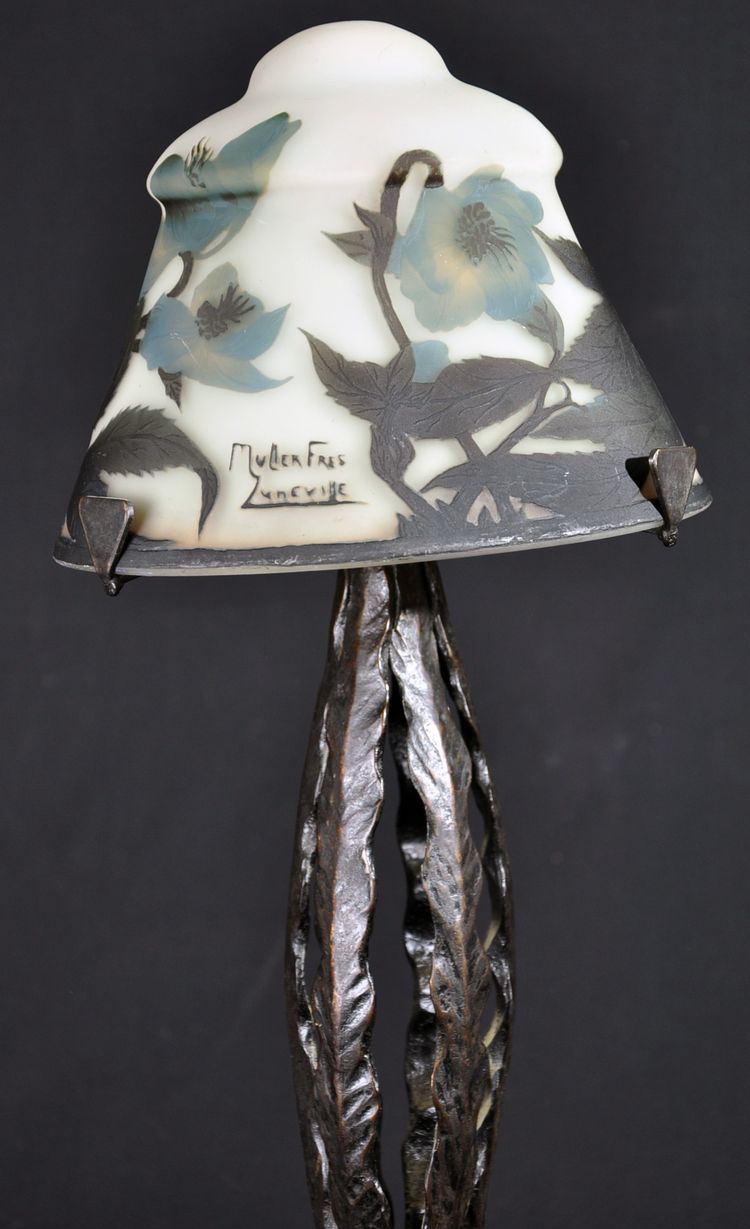 Lampe signée Muller Frères pâte de verre multicouche pied forgé dans le goût de Brandt