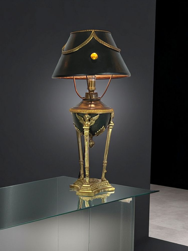 ANTIQUE EMPIRE STYLE LAMP IN BRONZE AND BRASS WITH DECORATED SHEET METAL LAMPSHADE