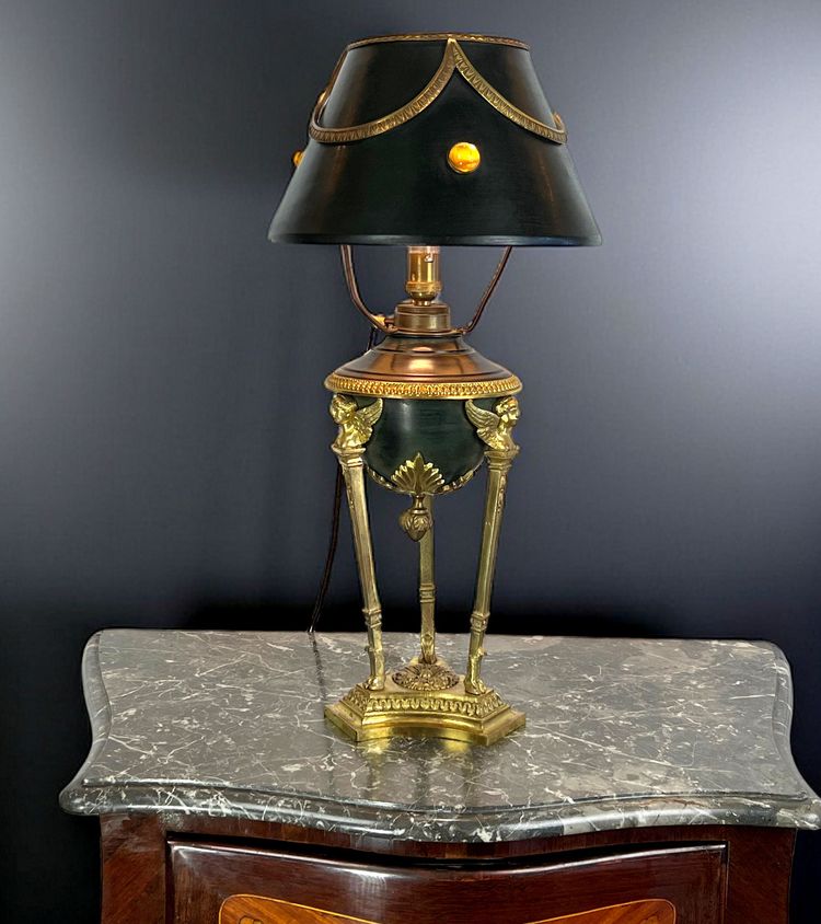 ANTIQUE EMPIRE STYLE LAMP IN BRONZE AND BRASS WITH DECORATED SHEET METAL LAMPSHADE