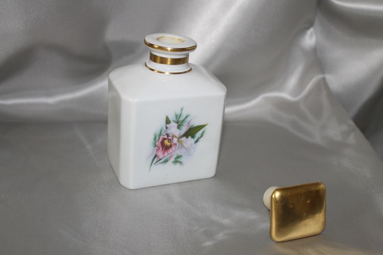 Set da toilette in porcellana di Limoges con decoro a iris firmato René Caire, anni '50