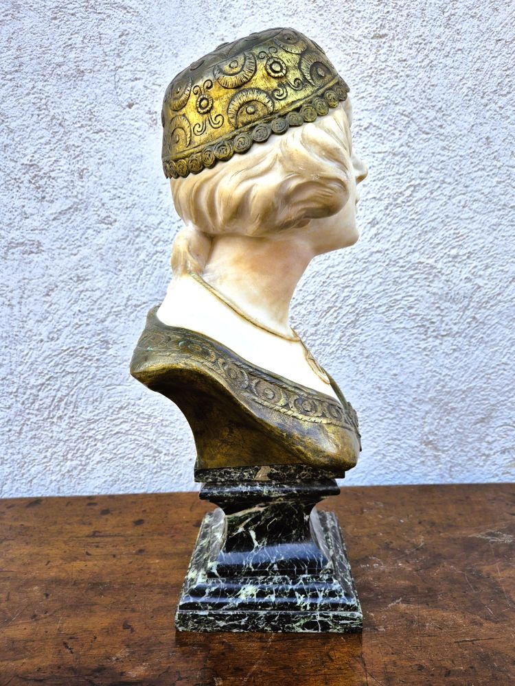 Charny, Busto di donna orientale in marmo, fine XIX-inizio XX secolo