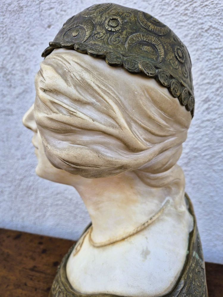 Charny, Busto di donna orientale in marmo, fine XIX-inizio XX secolo