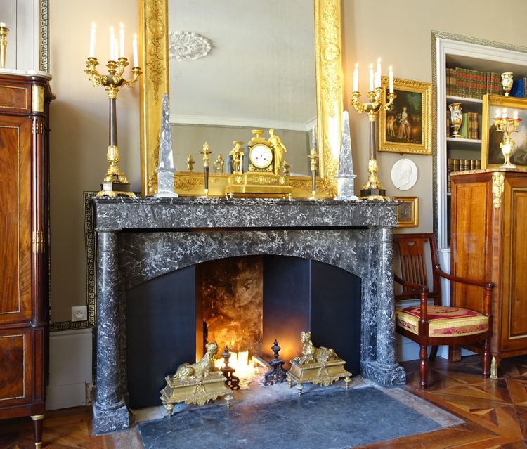 Pair of monumental andirons with Sphinxes, chiseled and gilded bronze - Regency style, Napoleon III period