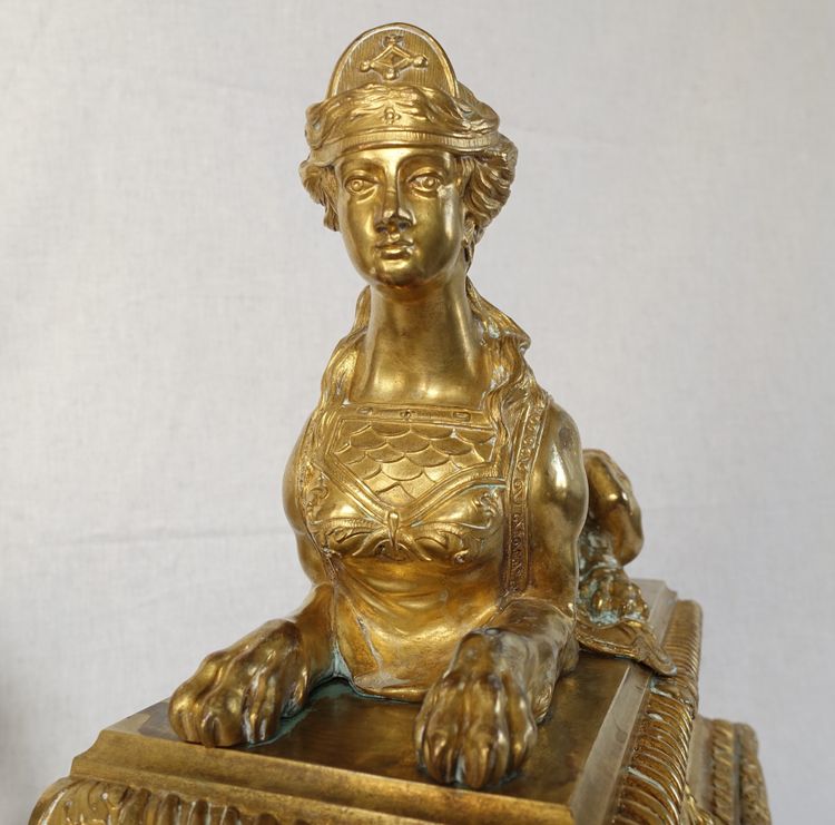 Pair of monumental andirons with Sphinxes, chiseled and gilded bronze - Regency style, Napoleon III period