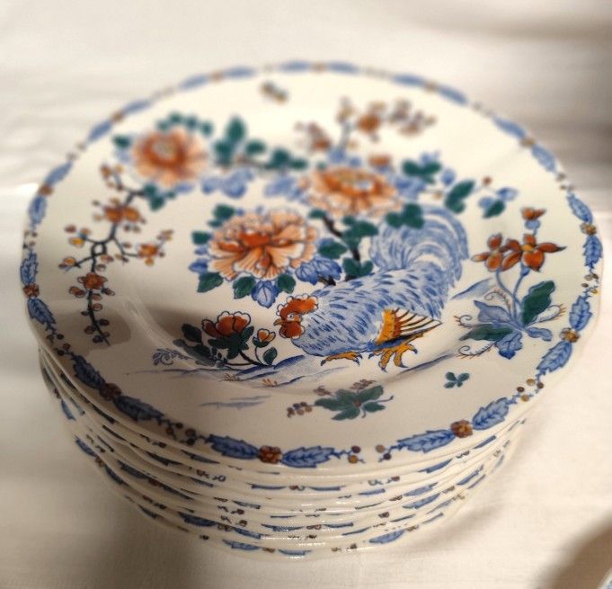Gien Factory. Earthenware dinner service, Rooster and Peony model. 32 pieces