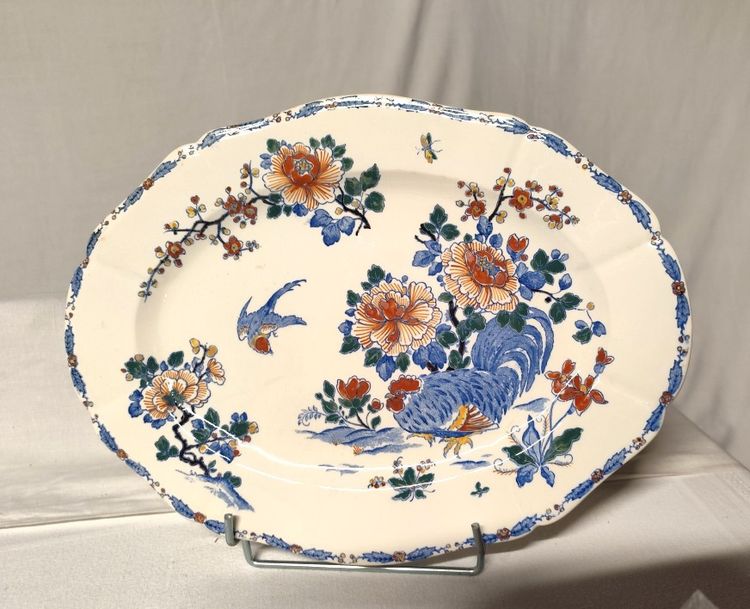 Gien Factory. Earthenware dinner service, Rooster and Peony model. 32 pieces