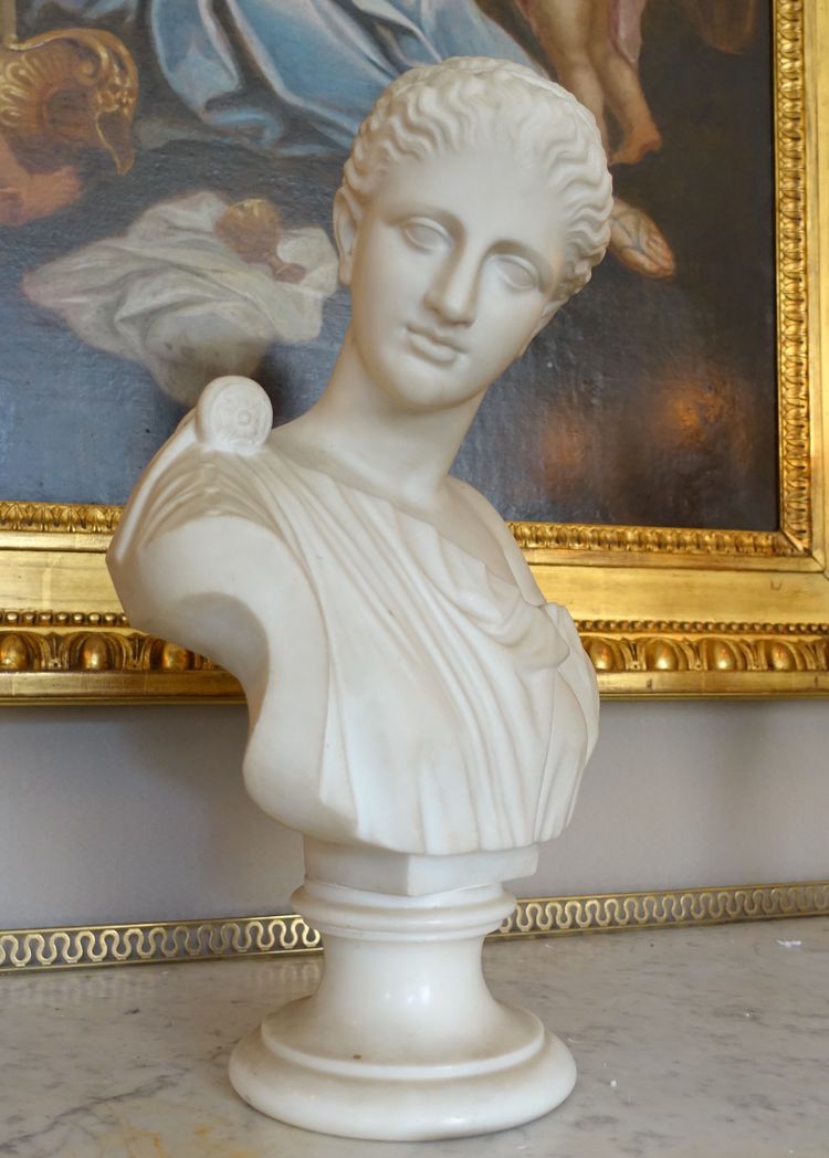 Busto neoclassico di donna in stile antico - marmo scolpito - 47,5 cm