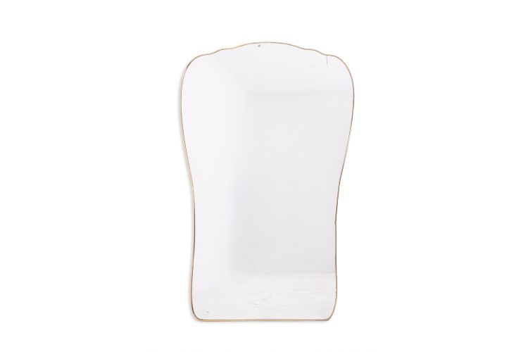 Coppia di specchi in ottone dorato. Circa 1970. LS63611176B