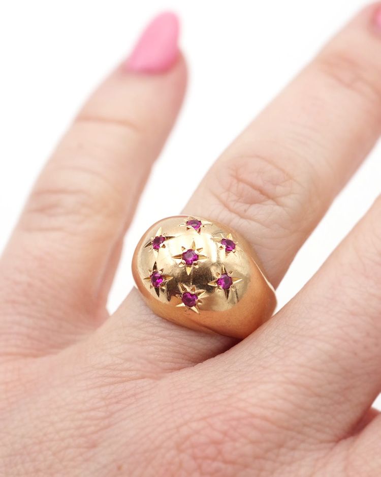 Anello a forma di sfera con costellazione in oro 18k e rubino, incastonatura a stella, rubini sintetici, anello da cocktail