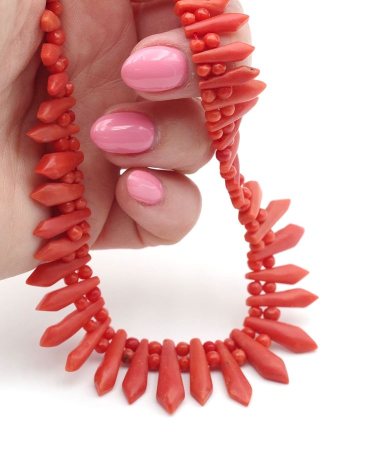 Collier corail Art Deco avec fermoir or 18k, batonnets, Bijou Art Deco, bijou ancien, méditerranée
