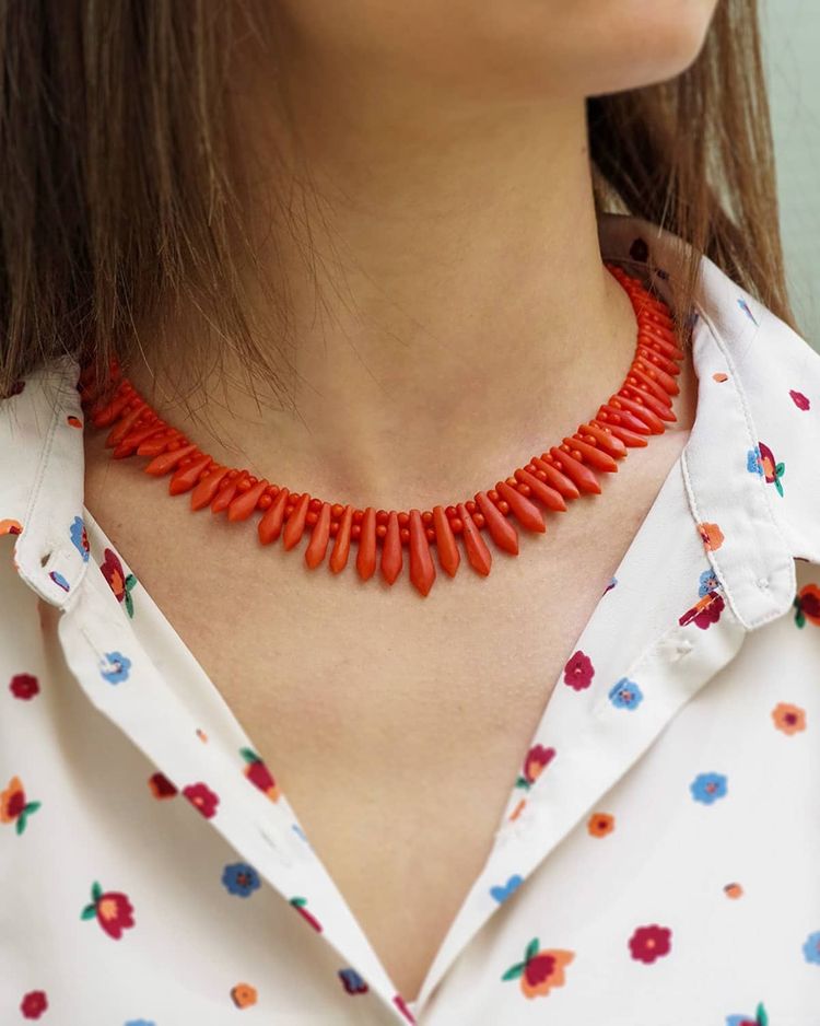 Collier corail Art Deco avec fermoir or 18k, batonnets, Bijou Art Deco, bijou ancien, méditerranée