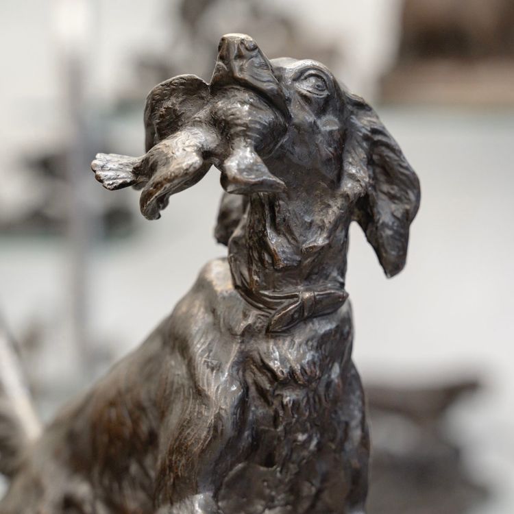 Scultura - Cane femmina setter "MISS", Arthur Marie Gabriel Comte du Passage (1838-1909) - Bronzo