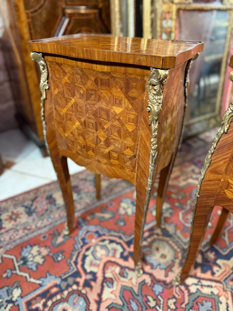 PAIRE DE CHEVETS DE STYLE LOUIS XV