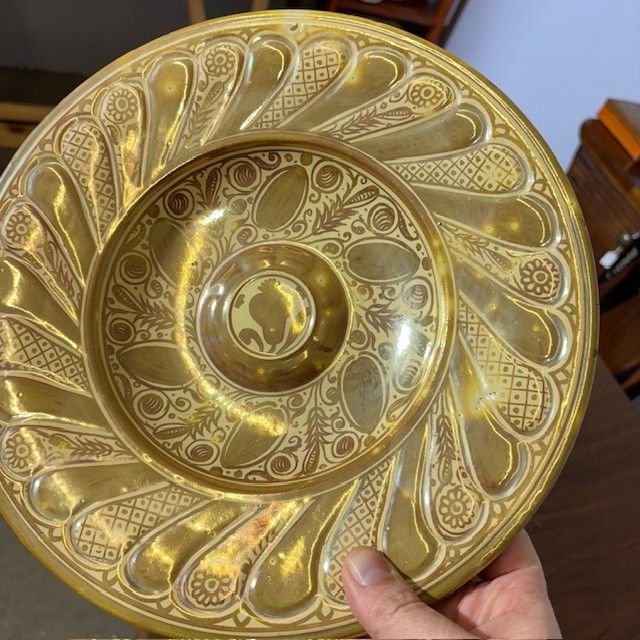 Assiette antique en majolique à lustre doré par Ulisse Cantagalli, fin du 19e siècle. Peinture mauresque. Florence cm 26