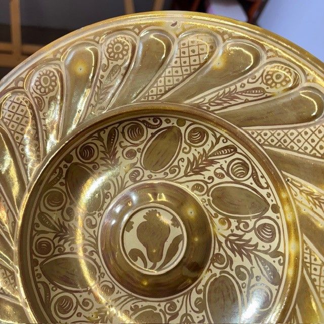 Assiette antique en majolique à lustre doré par Ulisse Cantagalli, fin du 19e siècle. Peinture mauresque. Florence cm 26