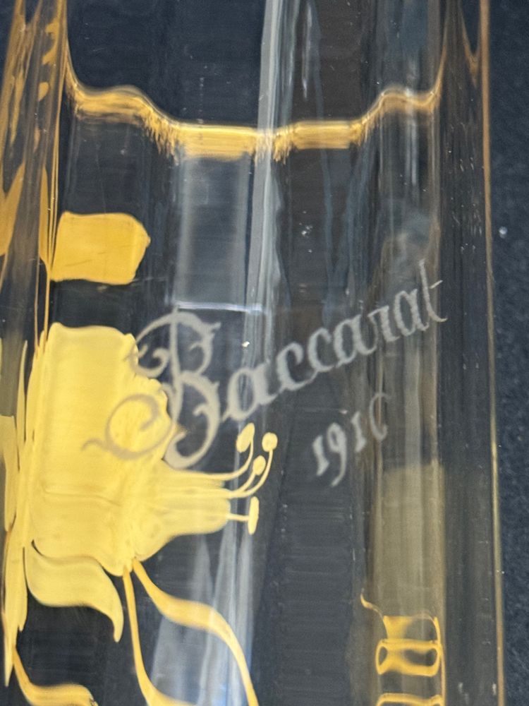 Baccarat - Vaso con decoro floreale dipinto in oro