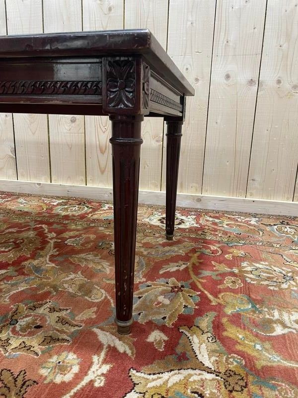 Table basse de style Louis XVI en acajou 