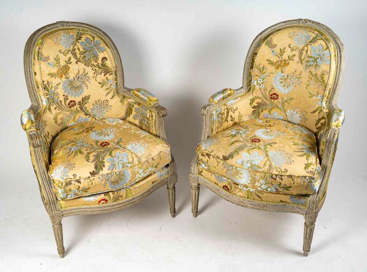 Denis Julienne, Master in 1775: Pair of Louis XVI Period Armchairs with Medallion Backs