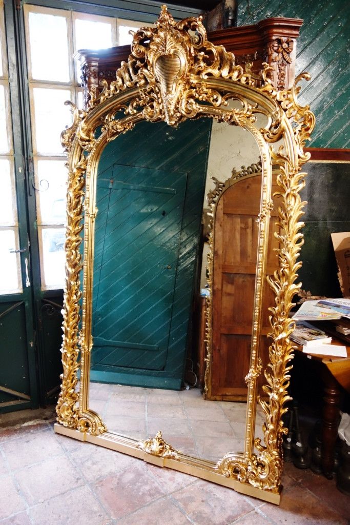 Monumentale paire de miroirs en bois doré, 243 cm