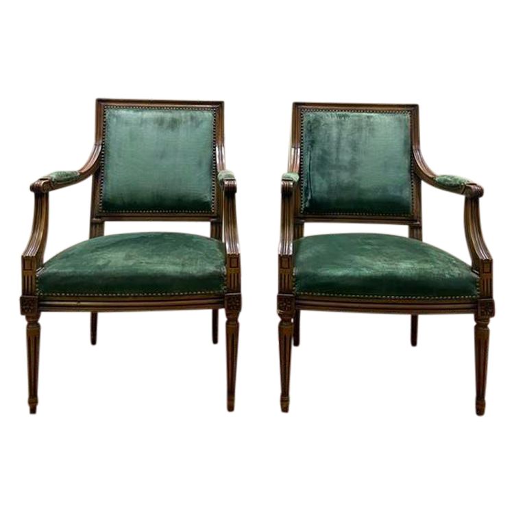 Coppia di poltrone in stile Louis XVI in velluto verde