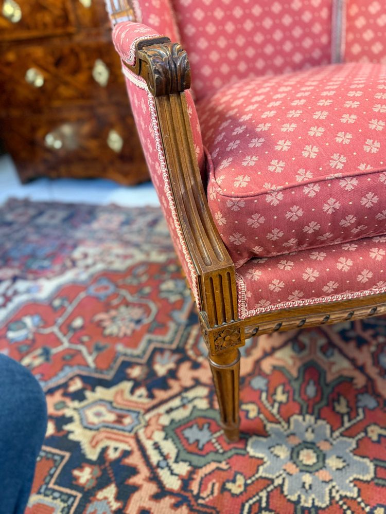 LOUIS XVI STYLE SHEPHERD'S CHAIR WITH EAR