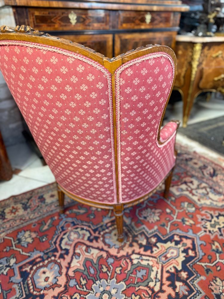 LOUIS XVI STYLE SHEPHERD'S CHAIR WITH EAR