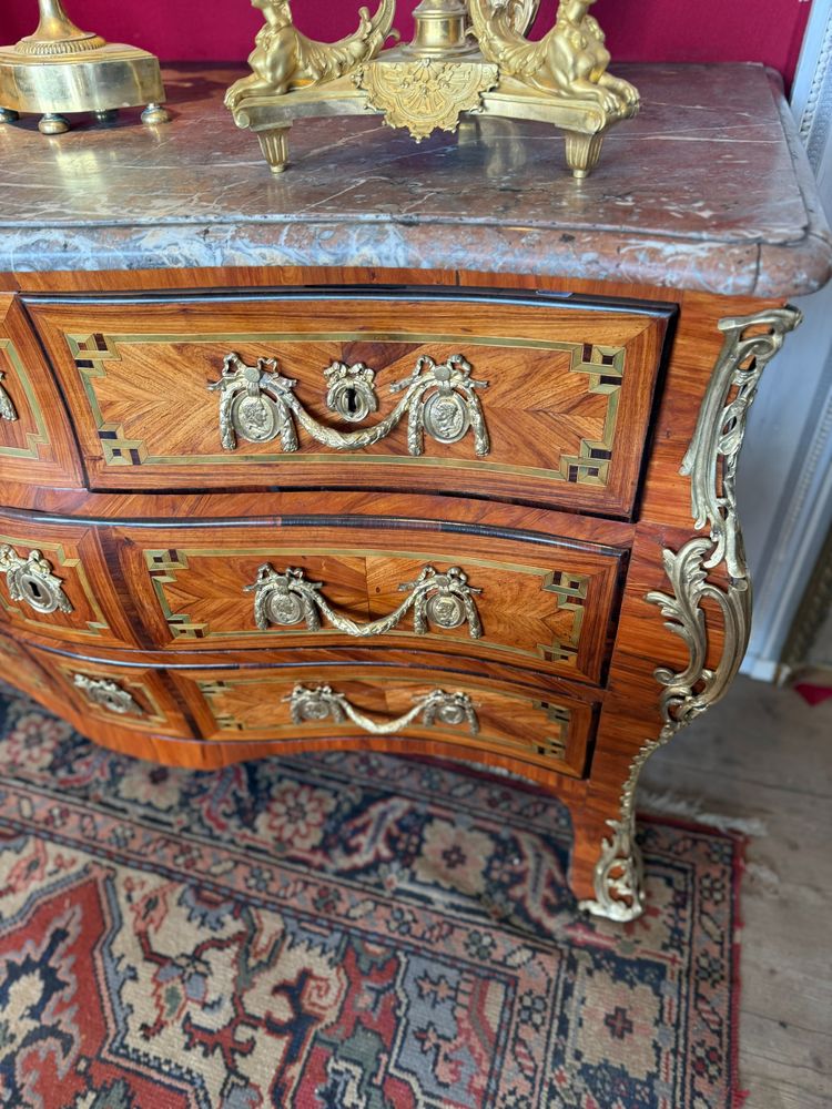 COMMODE TOMBEAU EPOQUE LOUIS XV - 18ème