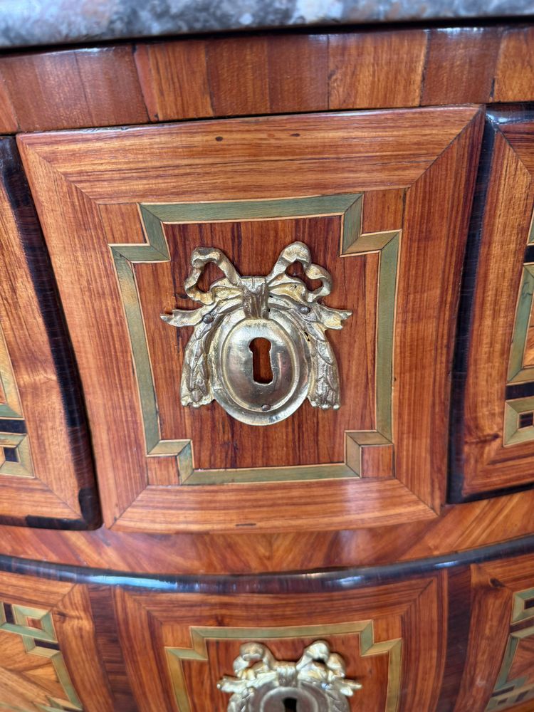 COMMODE TOMBEAU EPOQUE LOUIS XV - 18ème