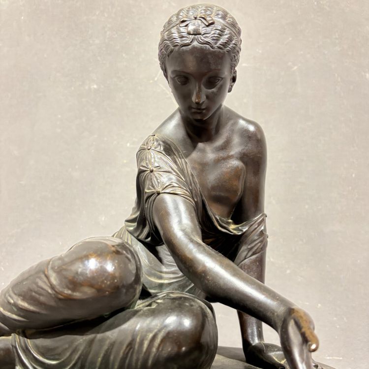Antica scultura in bronzo XIX secolo ''La suonatrice di Ossa''