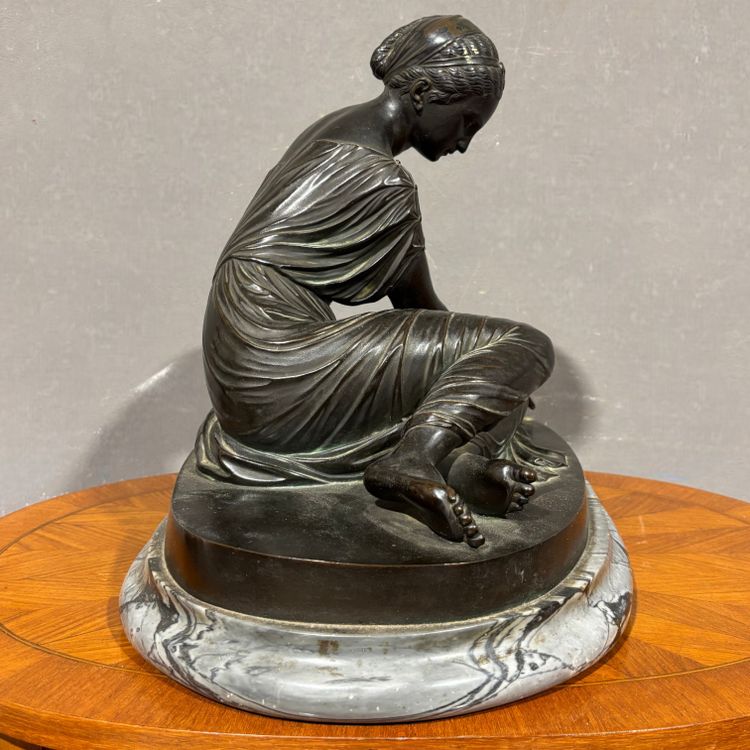Antica scultura in bronzo XIX secolo ''La suonatrice di Ossa''