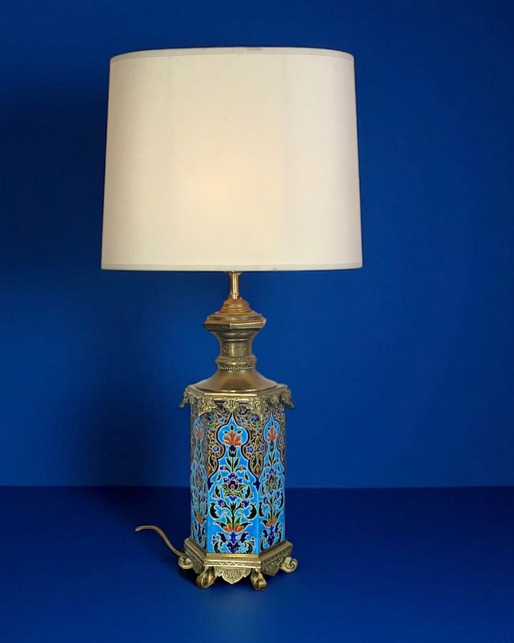LAMPE ANCIENNE EN FAÏENCE VIEILLARD BORDEAUX ? OU LONGWY ? ORNÉE DE BRONZE