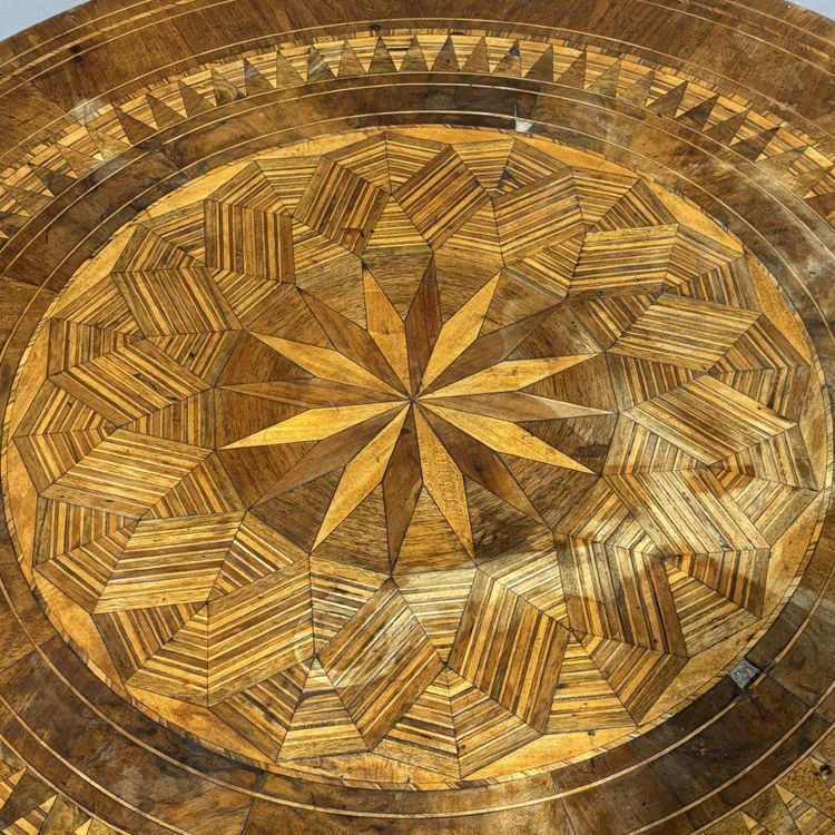 Table ancienne marquetée de Sorrente, 19ème siècle